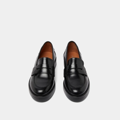 Round-toed loafers in black leather | mirna