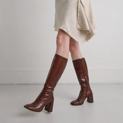 High boots with square toes in brown leather | vaubane