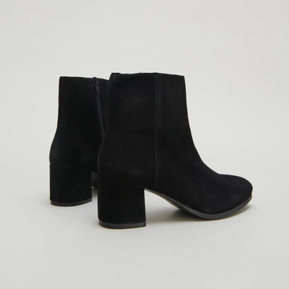 Boots &agrave; talons in black suede | annick