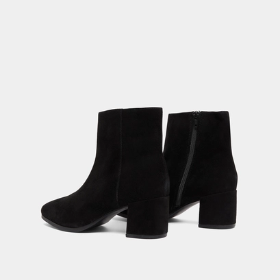 Boots &agrave; talons in black suede | annick