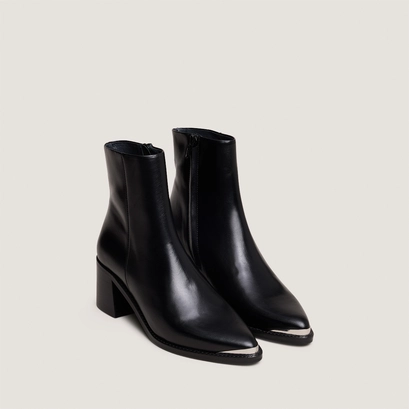 Heeled boots with silver toe cap in black leather | delo