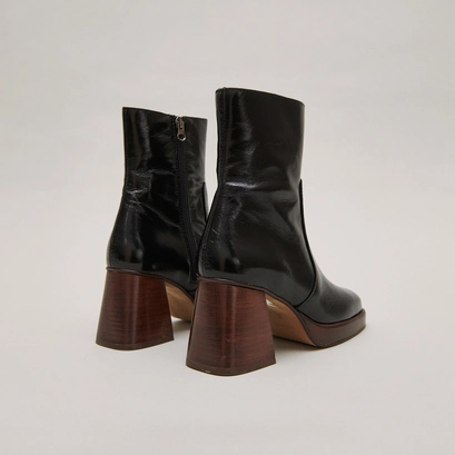 Platform ankle boots in black shiny leather | brigand