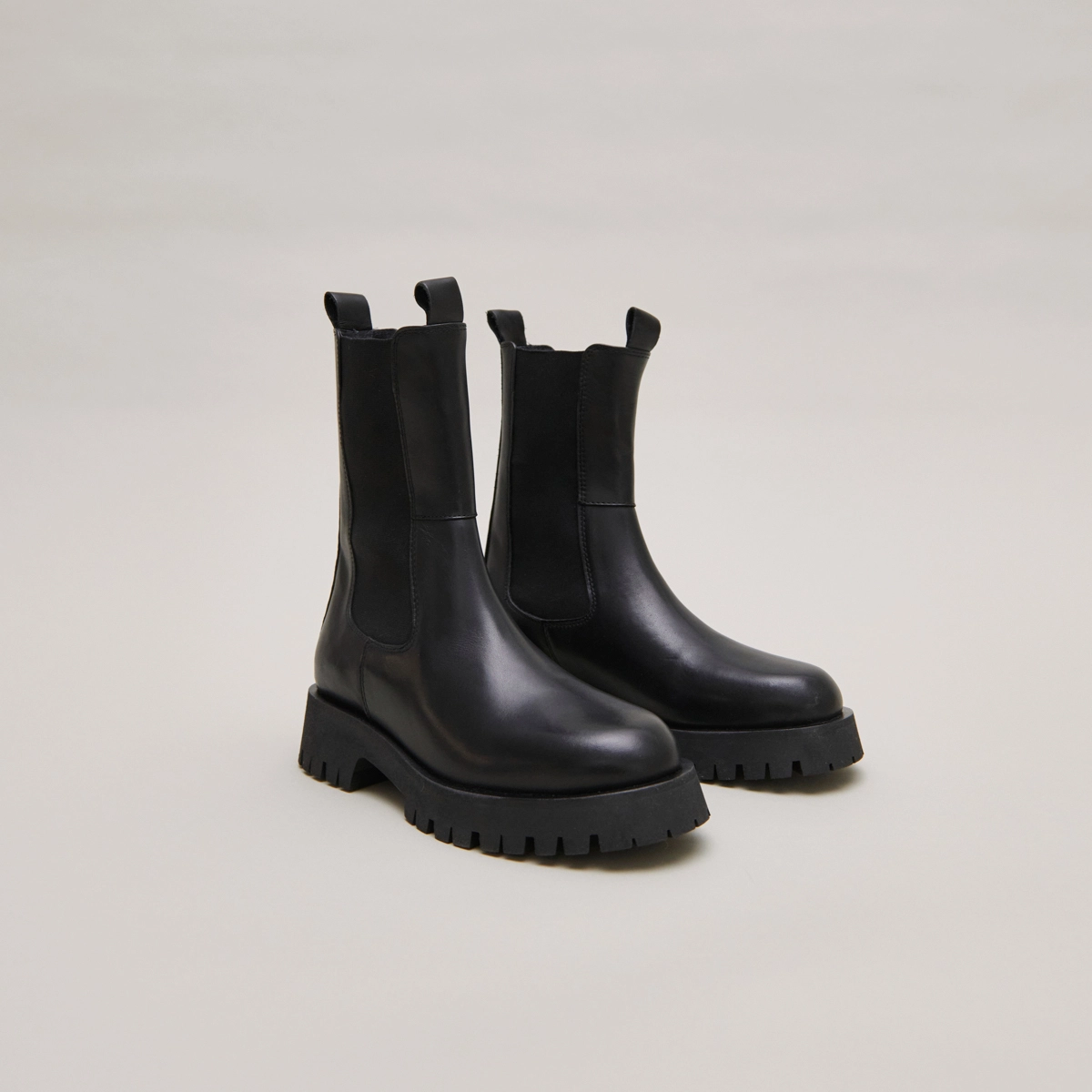 Platform boots in black leather | RIDLE