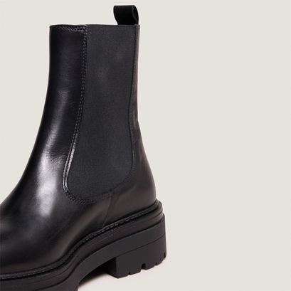 Boots &agrave; plateformes in black leather | picus