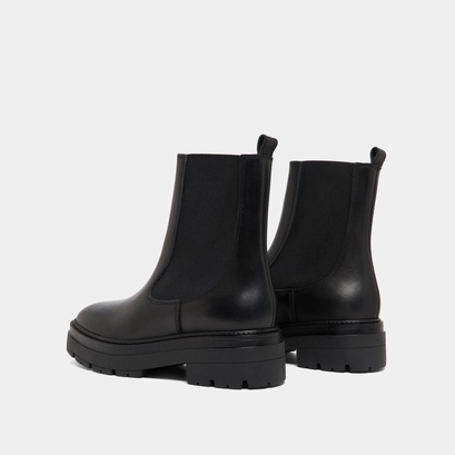 Boots &agrave; plateformes in black leather | picus