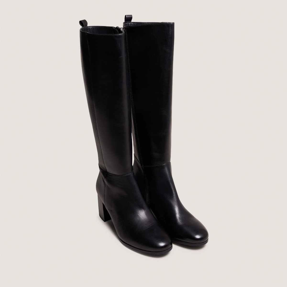 Bottes hautes &agrave; talons in black leather | ARMINA