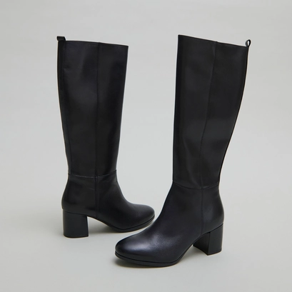 Bottes hautes &agrave; talons in black leather | armina