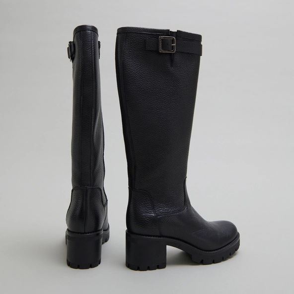 Bottes à semelles crantées et boucles in black grained leather | MIDAS