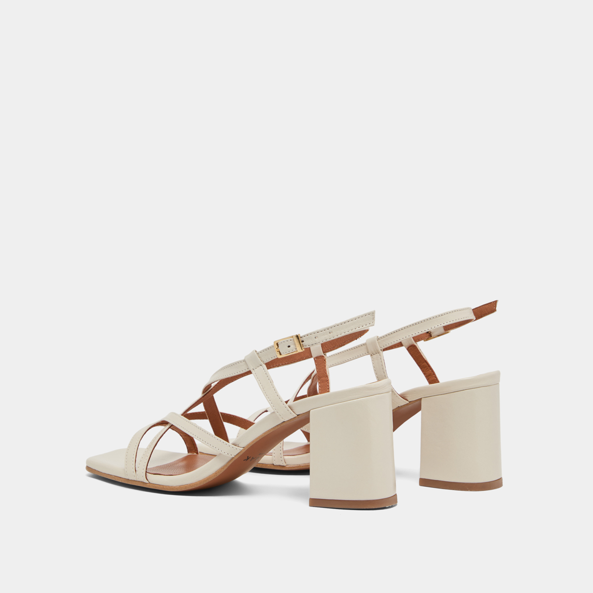 Sandales &agrave; talons et brides ecru