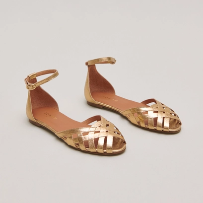 Sandals with flat heel in gold leather | doo
