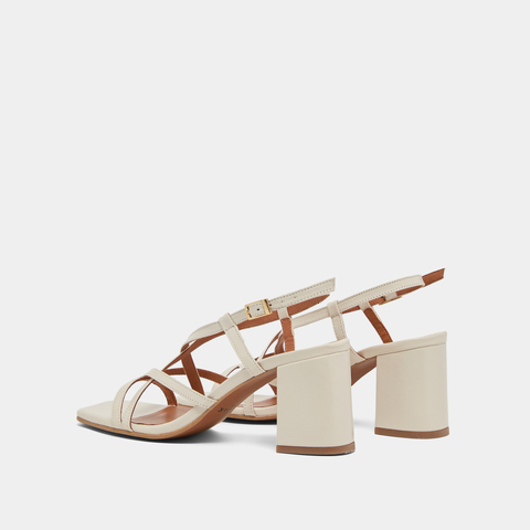Sandales &agrave; talons et brides ecru