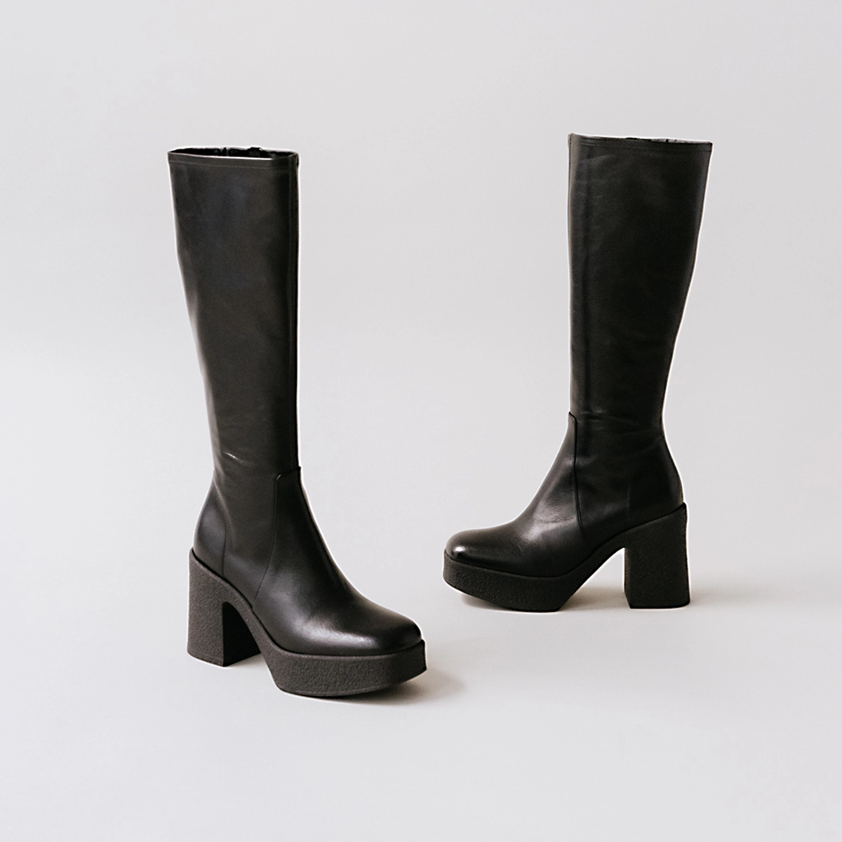 Bottes à plateformes in black aged leather | DRICIA