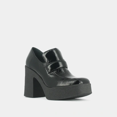 Mocassins &agrave; plateformes et bouts carr&eacute;s in black shiny leather | dricus