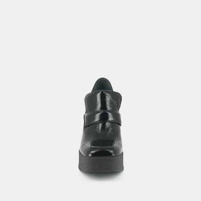 Mocassins &agrave; plateformes et bouts carr&eacute;s in black shiny leather | dricus