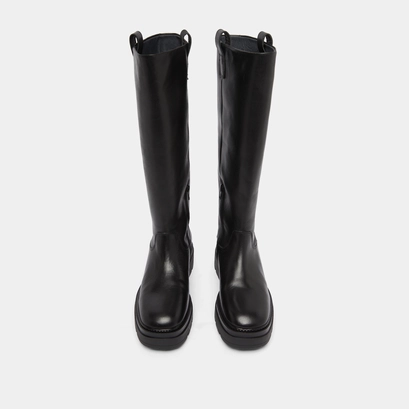 Boots with notched soles and square toe in black leather | picussia