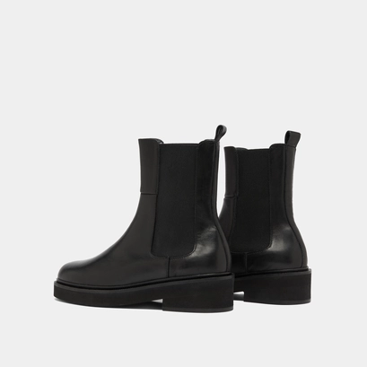 Boots &agrave; &eacute;lastiques in black leather | dado