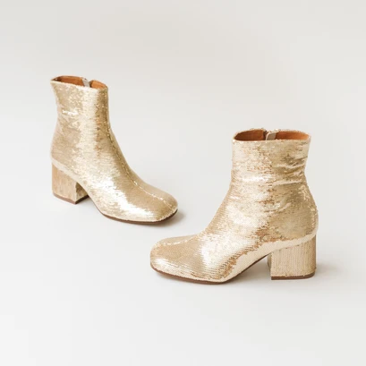 Bottines &agrave; talons in platinum sequins | darlene