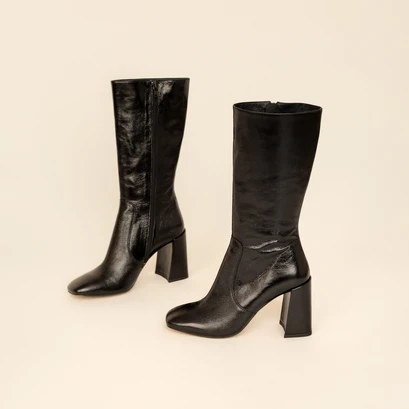 Bottes &agrave; talons et bouts carr&eacute;s in black aged leather | vacca
