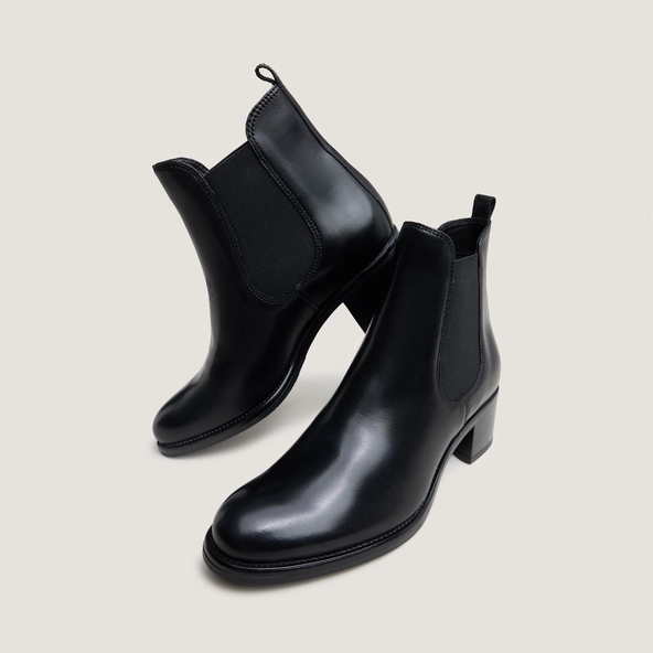 Heeled lowboots in black leather | CALCUTTO