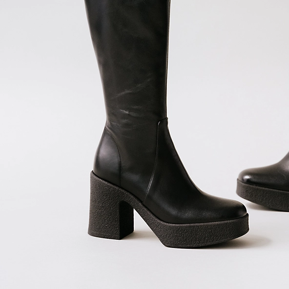 Bottes à plateformes in black aged leather | DRICIA