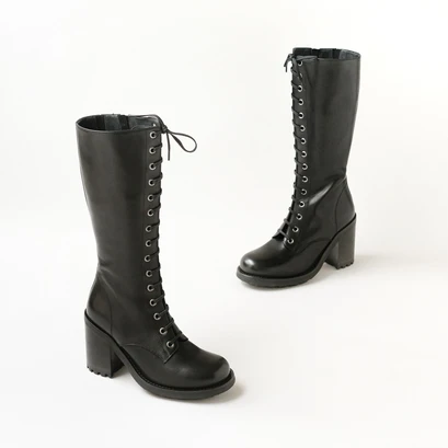 Bottes &agrave; talons et la&ccedil;ages in black leather | delly