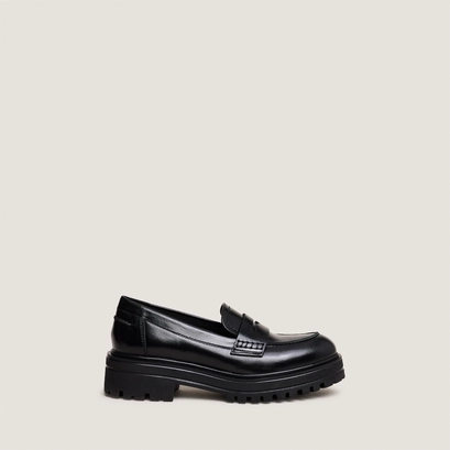 Moccasins with notched soles in black leather | alfi