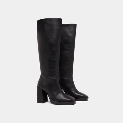 Bottes &agrave; talons hauts et bouts carr&eacute;s in black leather | dethlee