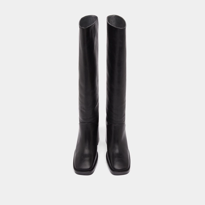 Bottes &agrave; talons hauts et bouts carr&eacute;s in black leather | dethlee