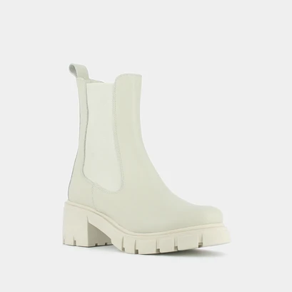 Bottines &agrave; talons et semelles crant&eacute;es in ecru leather | moise