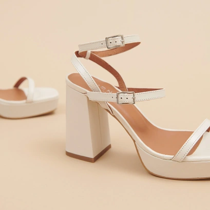 Sandales &agrave; brides et plateformes in unbleached distressed leather | VLADO
