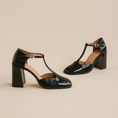 Salom&eacute;s &agrave; talons hauts et bouts carr&eacute;s a... black