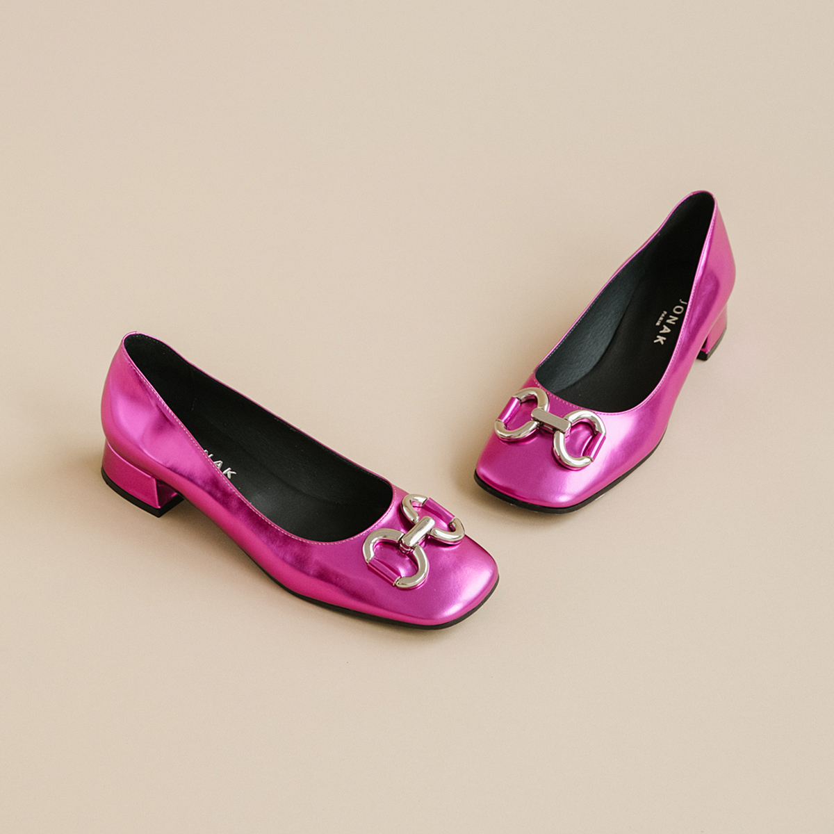 Ballerines &agrave; talons plats et mors fuchsia