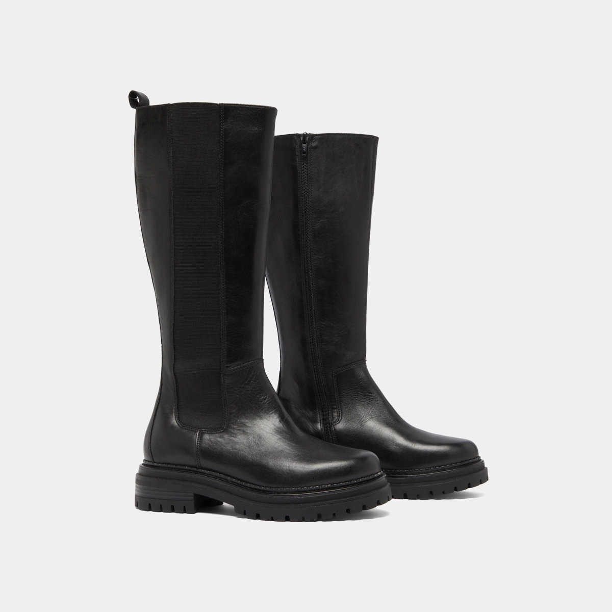 Bottes à bouts ronds et semelles crantée... in black leather | ADAL
