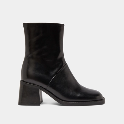 Bottines &agrave; bouts carr&eacute;s et coutures apparentes in black leather | diouma