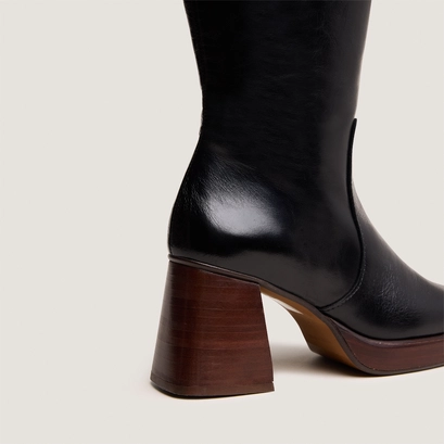 Bottes &agrave; plateformes in black distressed leather calf size m | betina