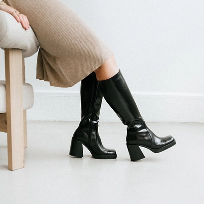 High boots with thick heels and square toes black leather calf size M | BONBON