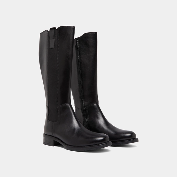 Bottes plates &agrave; bouts ronds in black leather | ASPER