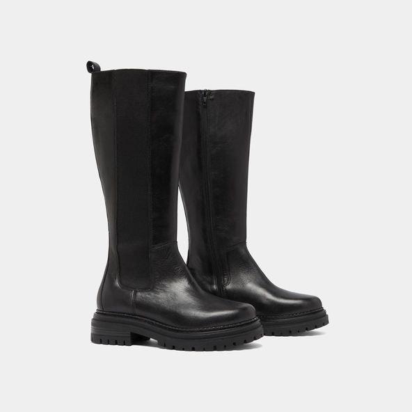 Bottes à bouts ronds et semelles crantée... in black leather | ADAL