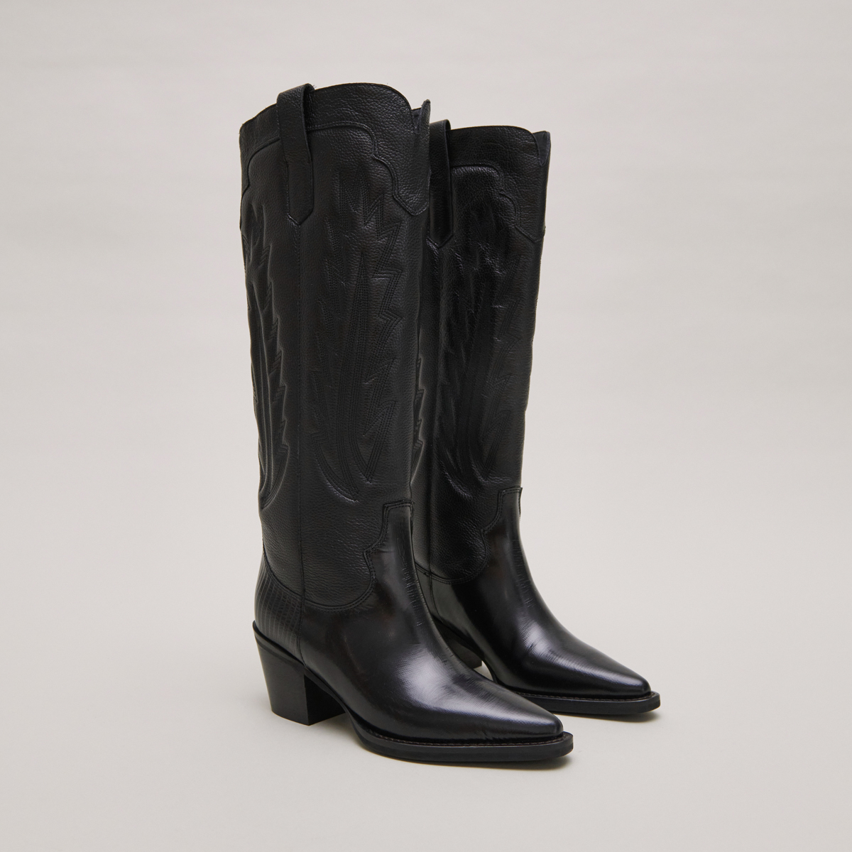 Bottes &agrave; talons &eacute;pais et surpiqures apparentes black