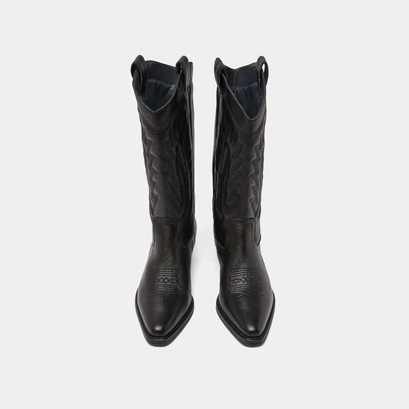 Pointed toe boots with exposed stitching in black grained leather | delea