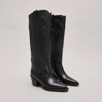 Bottes &agrave; talons &eacute;pais et surpiqures apparentes in black grained leather | dilo