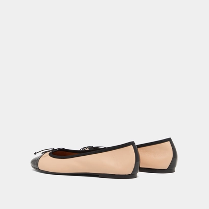 Ballerines &agrave; bouts ronds et noeuds in black and beige patent leather | DAXI