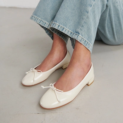 Ballerinas with flat heels in ecru pleated leather | SALOME
