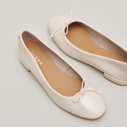 Ballerinas with flat heels in ecru pleated leather | SALOME
