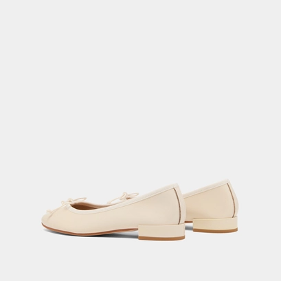 Ballerinas with flat heels in ecru pleated leather | SALOME
