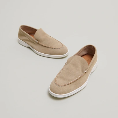 Closed toe loafers in beige suede | ORLANE