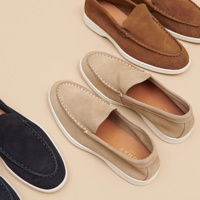 Closed toe loafers in beige suede | ORLANE