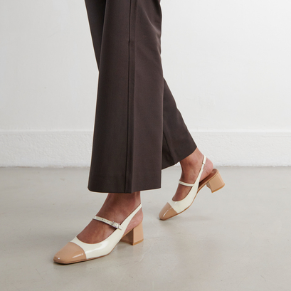 Heeled Mary Janes in beige and ecru patent | DOUMY