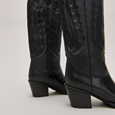 Bottes &agrave; talons &eacute;pais et surpiqures apparentes black