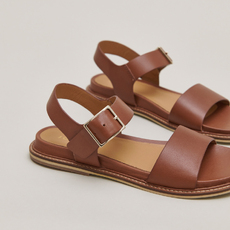 Sandales &agrave; brides et bouts ouverts cognac